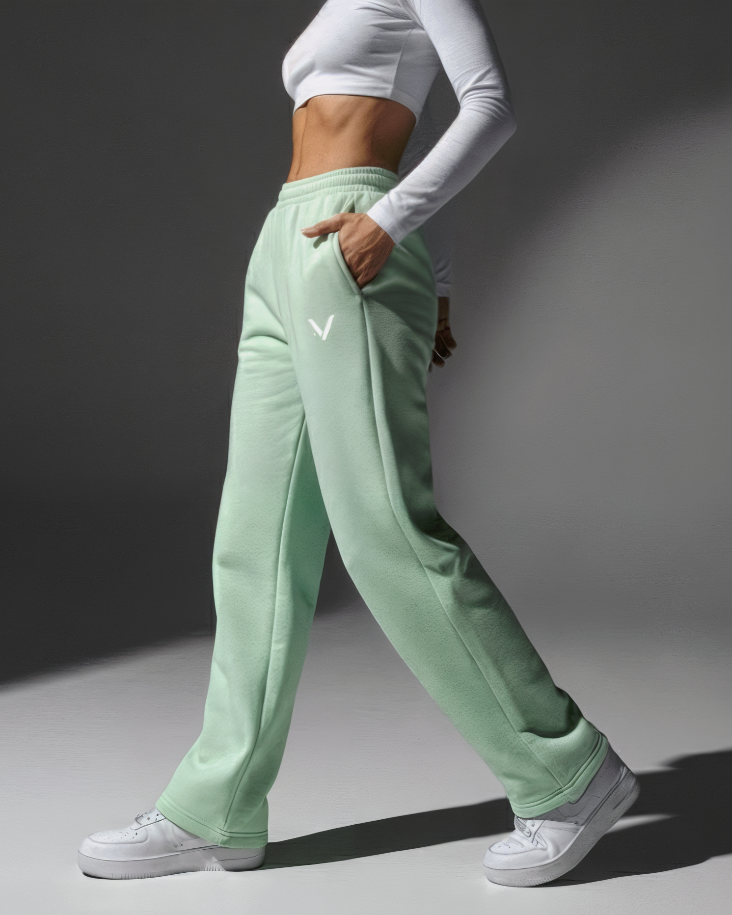 Hoodie pants 1 woman